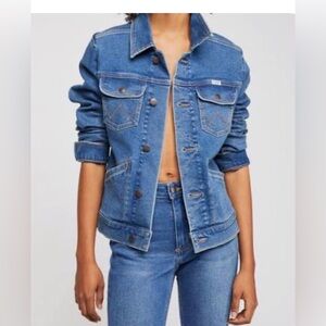 Wrangler women's cotton denim jean jacket size S western cowgirl